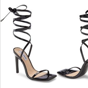 Steve Madden black uplift heel